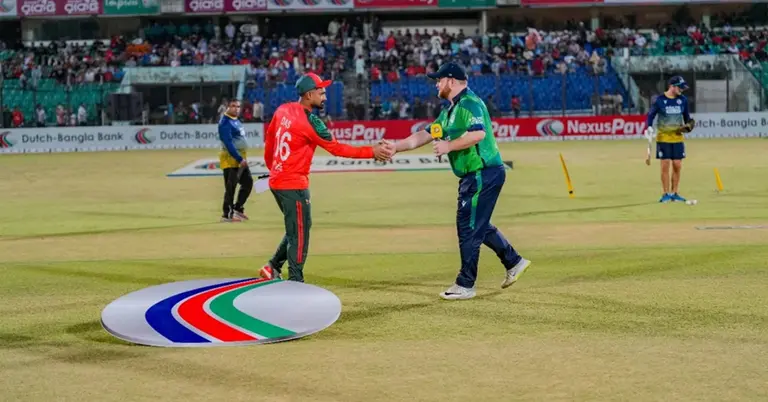 বাংলাদেশ-আয়ারল্যান্ড ম্যাচে টসের মুহূর্ত